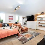 Prague Days - Industrial Studio - Netflix - Namesti Miru